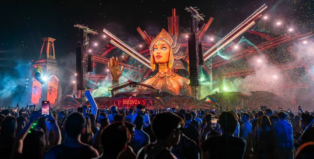 D8 had to ensure each of the three performance spaces enjoyed a distinct sonic vibe, without any sound-spills between the stages – all while maintaining a seamlessly consistent aural experience for audiences - for which they deployed a comprehensive loudspeaker architecture from L-Acoustics