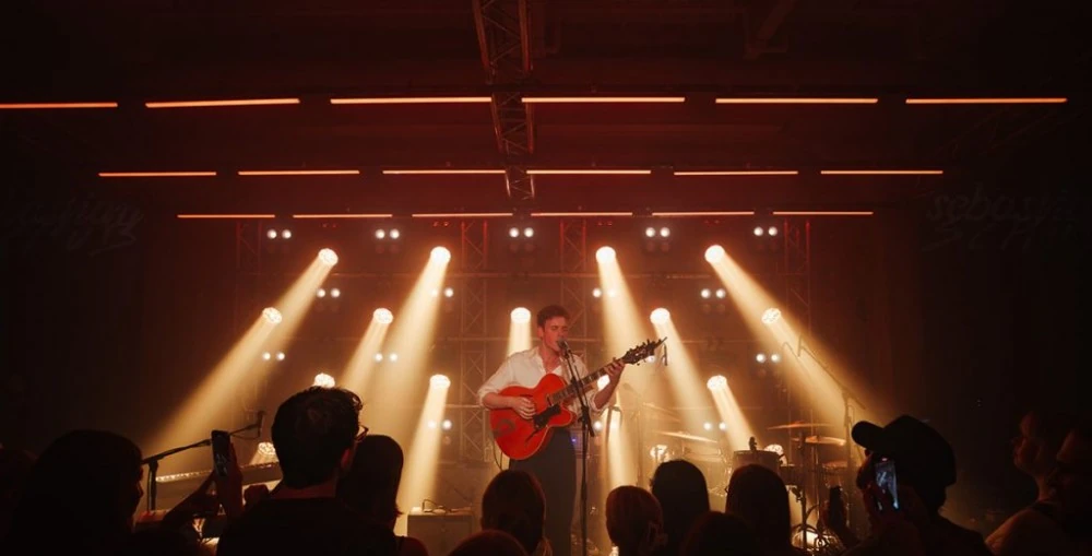 The broader rig also included 20 units of the four-way LED blinders and 42 units of the Martin VDO Sceptron LED strips installed as a canopy above the stage and audience, fully pixel-mapped to mirror the Aura XIP effects