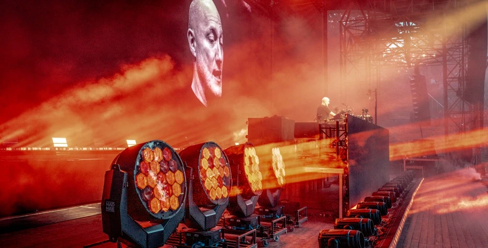 For the design, the team of TSE AG & 1314 Productions GmbH deployed a combination of GLP's JDC2 IPs, impression X5 Bars and MAD MAXX; with 8 MAD MAXX providing impressive visual accents to the left and right of the main DJ Console