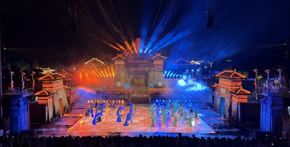 Christie DWU19-HS laser projectors deliver stunning visuals on the left citadel wall and the sails of a massive onstage warship (Images courtesy of Jianye Display)