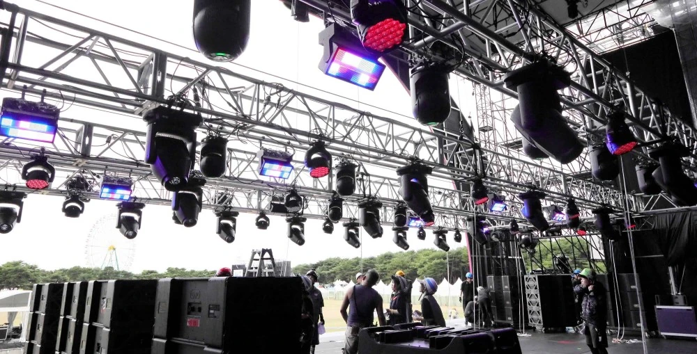 Setting up Ayrton Fixtures at the Rainbow Stage