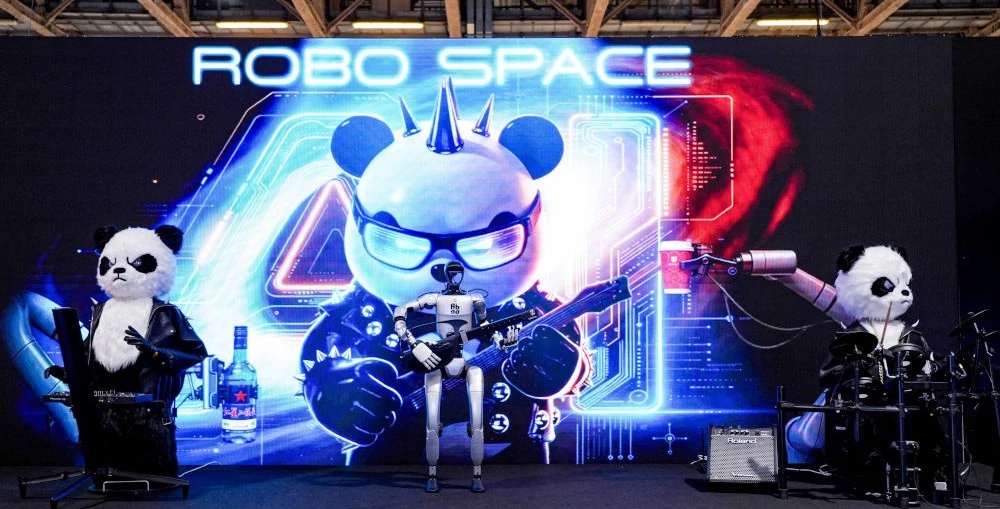 A live robot band performs at scheduled intervals, blending music, robotics, and entertainment into a fully interactive show