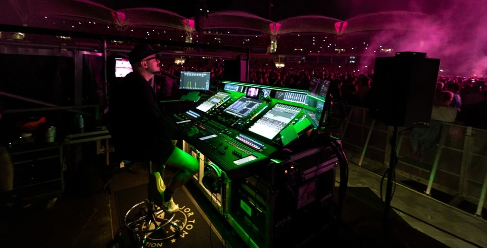 FOH engineer Simon Kemp says the move from Digital 6000 to Spectera has delivered a clear sonic improvement, bringing greater transparency to Ed’s guitars and enhanced dynamic range across the show (Photo credit: Mark Surridge)